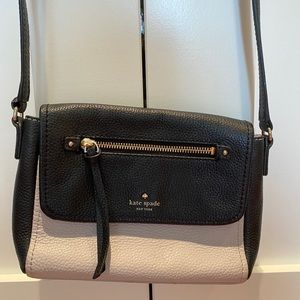 Kate Spade crossbody w/ adjustable strap